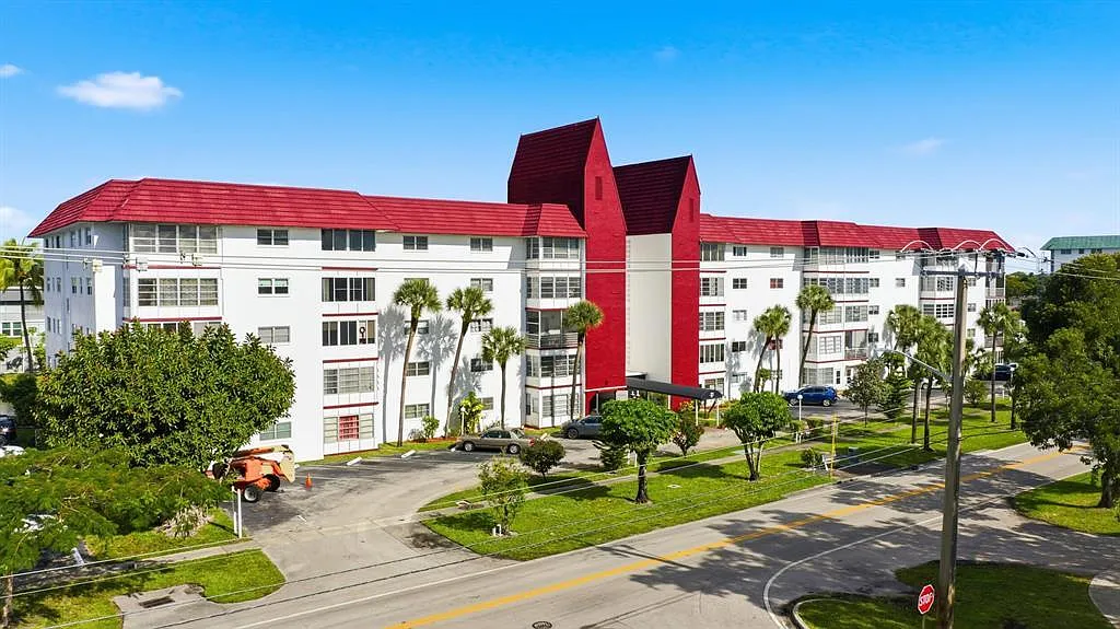 1 bed, 1.5 bath, 928 sqft, $1,500 — Photo 1