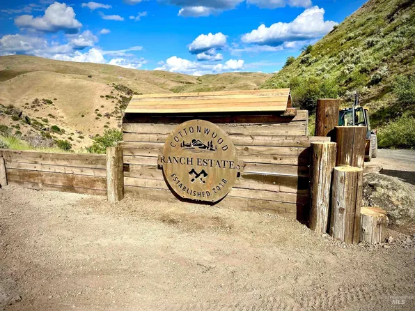 5934 Payette River Rd, Horseshoe Bend, ID 83629