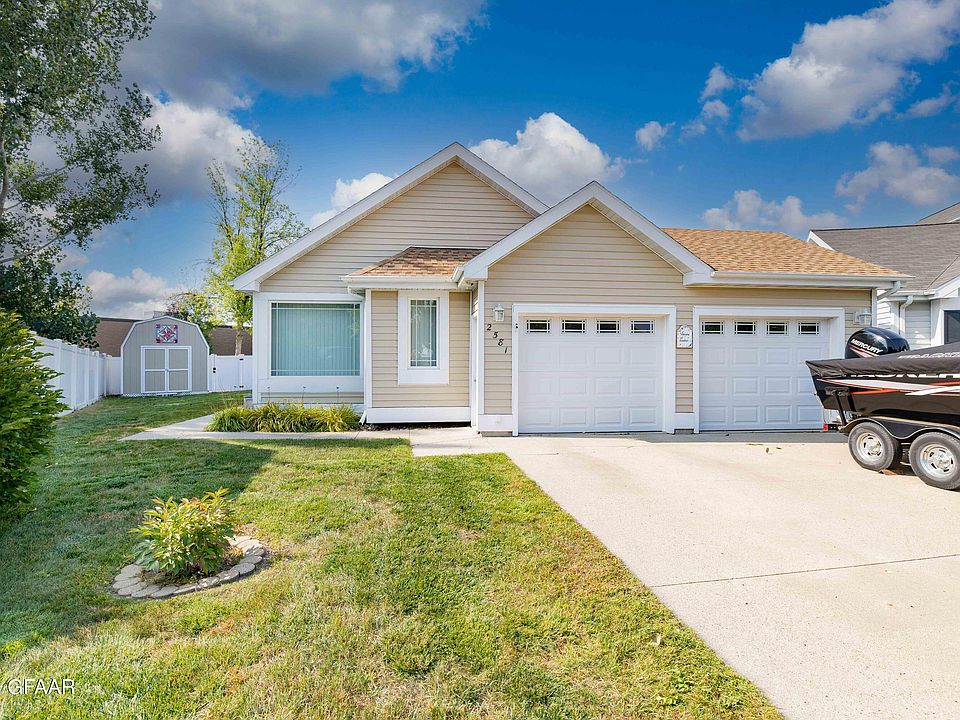 1st image of 2581 Glen Cir