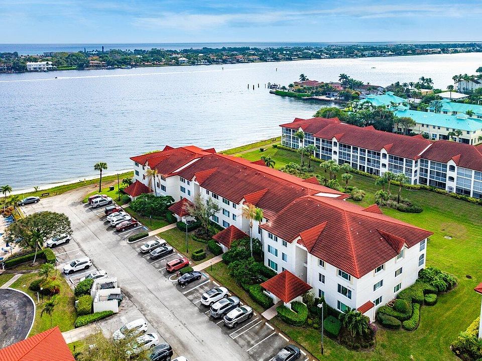 109 Half Moon Circle #G3, Hypoluxo, FL 33462 | MLS #RX