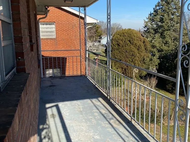 1506 Exeter Ave — Photo 5