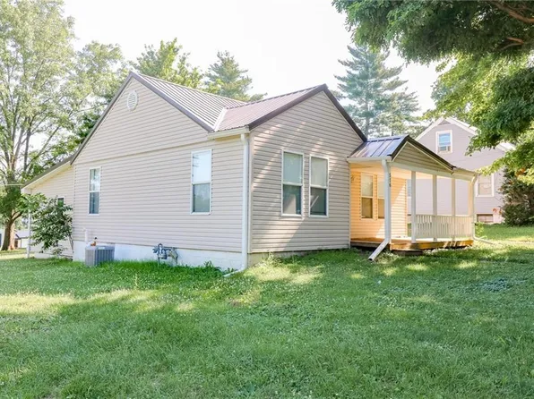 516 W 7th St, Carrollton, MO 64633