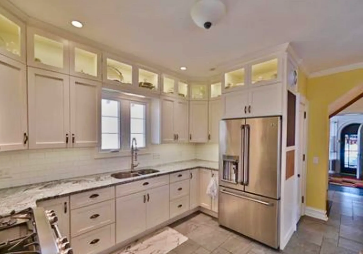 4 bed, 2.5 bath, 2200 sqft, $2,750 — Photo 3