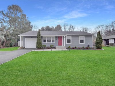 (Undisclosed Address), Brookhaven, NY, 11719