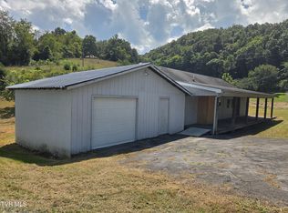 213 Old Oak Ln, Bluff City, TN 37618