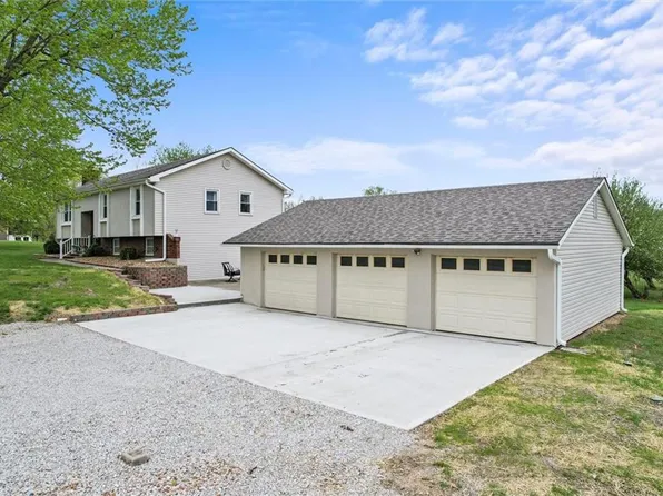 20423 NE 162nd St, Kearney, MO 64060