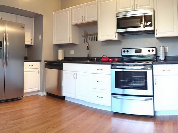 Kitchen/Stainless Appliances