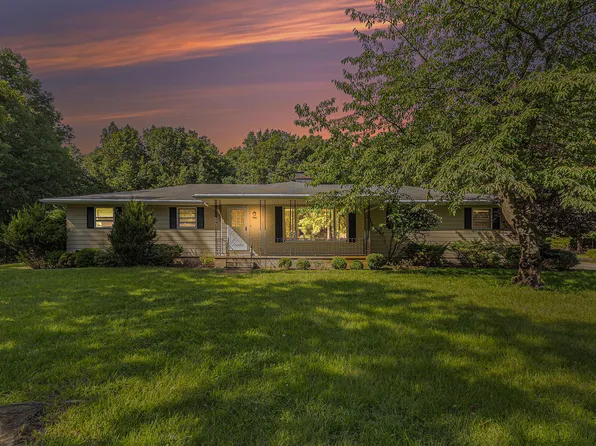 996 2nd St, Pentwater, MI 49449