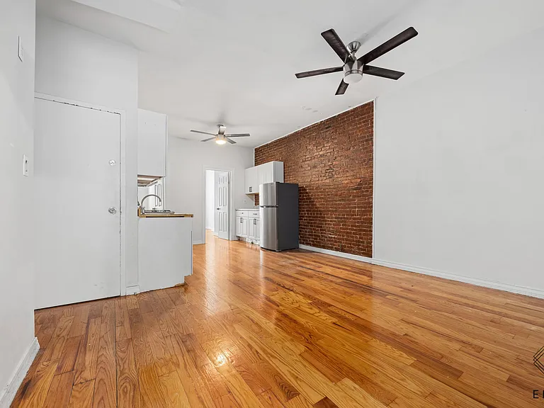 505 De Kalb Ave #2B — Photo 5
