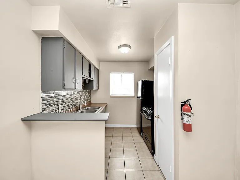 Dining room/Breakfast bar into kitchen