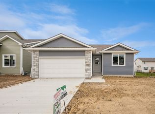 702 NE Oak Ridge Dr, Ankeny, IA 50021