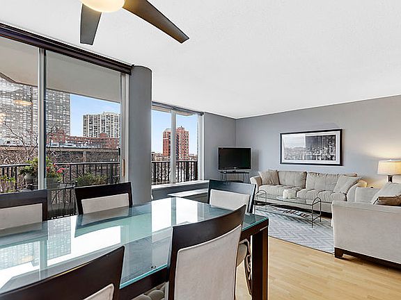 4th image of 4170 N Marine Dr APT 5C