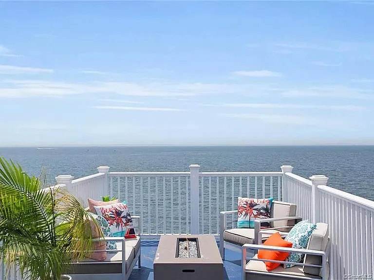 2155 Fairfield Beach Rd — Photo 20