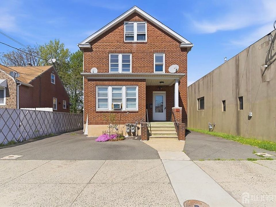 1st image of 10 Garfield St Floor 2