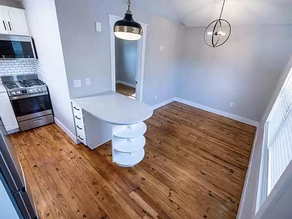 4th image of 460 24th St N Unit B