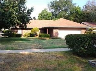 8305 Green Leaf Ln, Shreveport, LA 71108