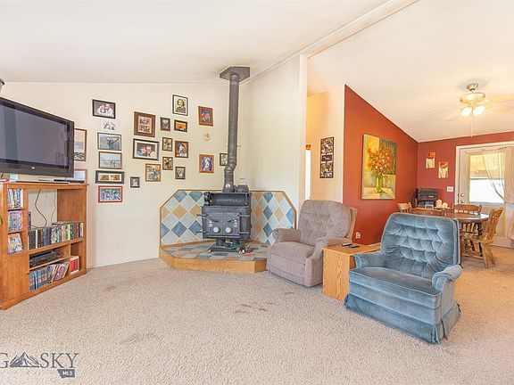 5th image of 690 Blackhawk Ln