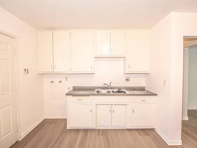 306 N Azusa Ave — Photo 14