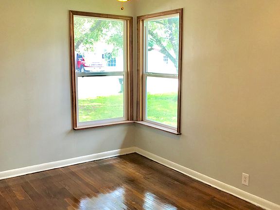 4th image of 625 Reynolds Ave