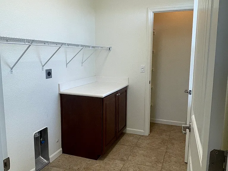 3145 Ardley Dr — Photo 30