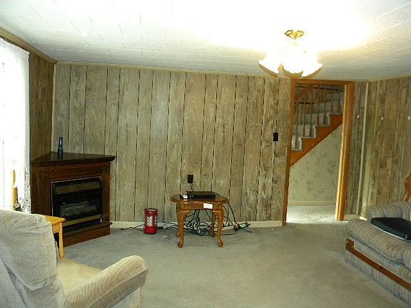 4th image of 276 Elkins Br