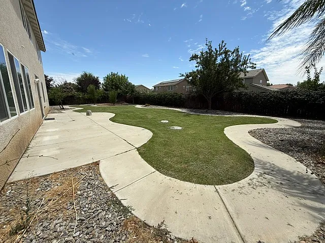 15645 Calabria Ct — Photo 24