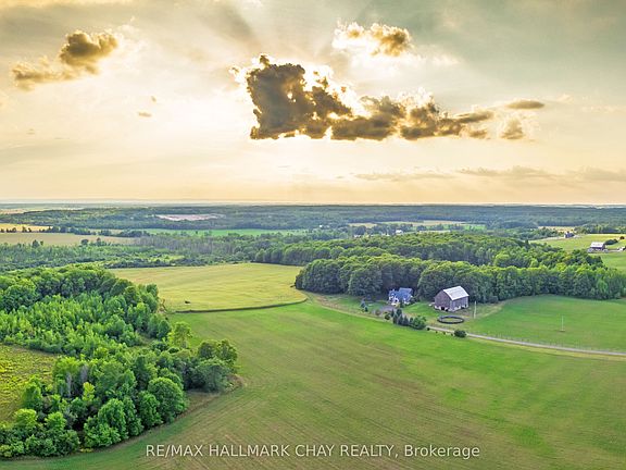 2nd image of 1084 Coughlin Rd W