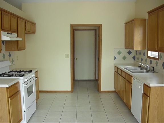 5th image of 4225 Clearfield Ave