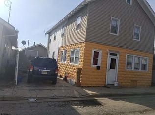 638 Wisteria Rd, Atlantic City, NJ 08401