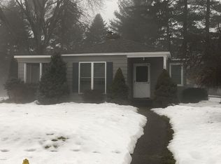 1331 Woodland Ave NW, Grand Rapids, MI 49504