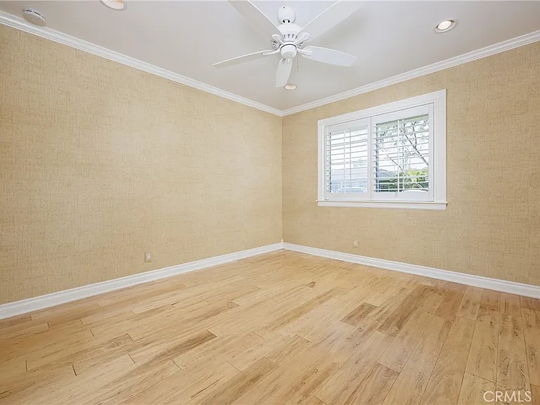 408 Flower St — Photo 25