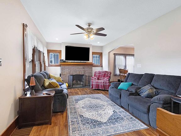 5th image of 2825 Davenport Ave