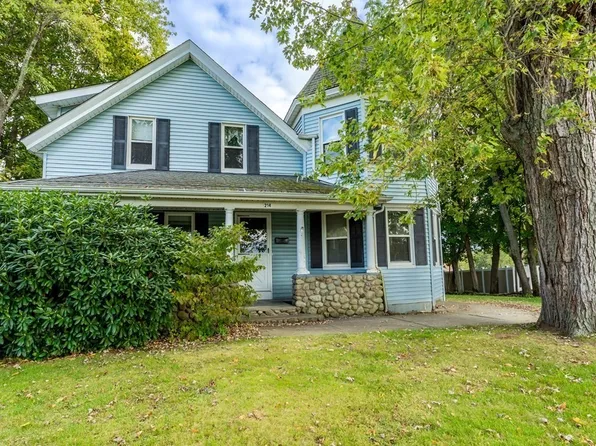 214 Pearse Rd, Swansea, MA 02777