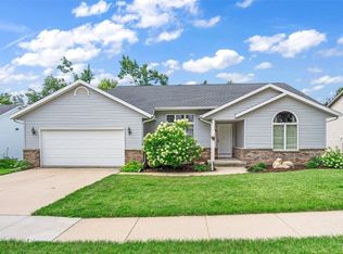 1703 Whitters Way NW, Cedar Rapids, IA 52405