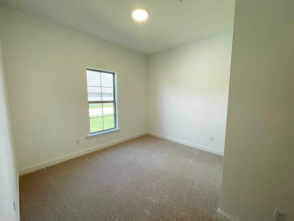 3rd image of 437 Rue Evangeline