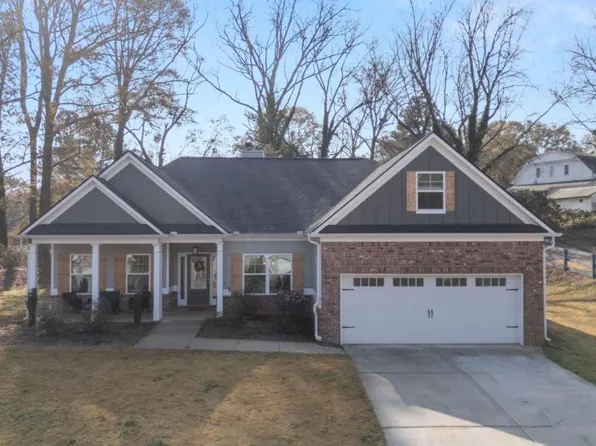 184 Ashford Ln, Commerce, GA 30529