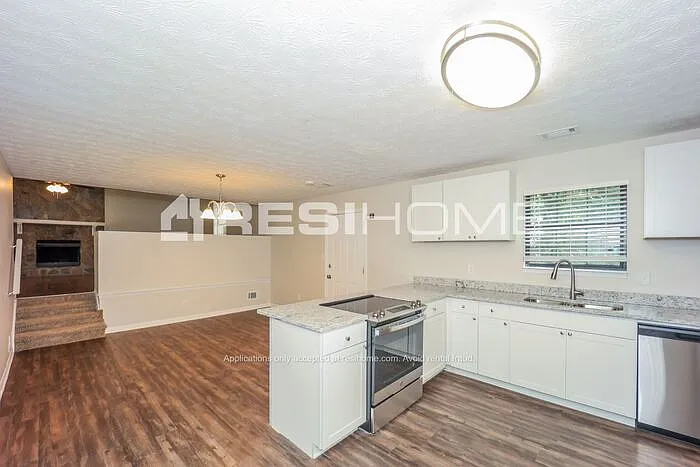 3 bed, 2.0 bath, 1524 sqft, $1,745 — Photo 4