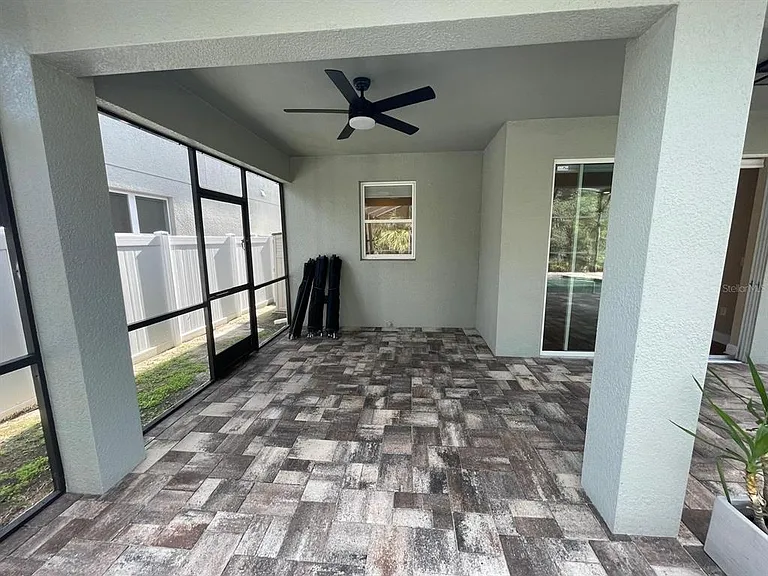 2745 Peony Dr — Photo 40