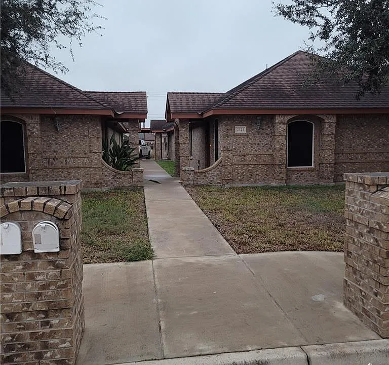 2321 Candlelight Ln #4