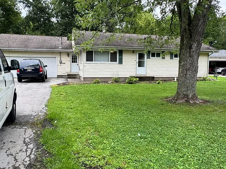 4409 Sunnybrook Dr SE — Photo 1