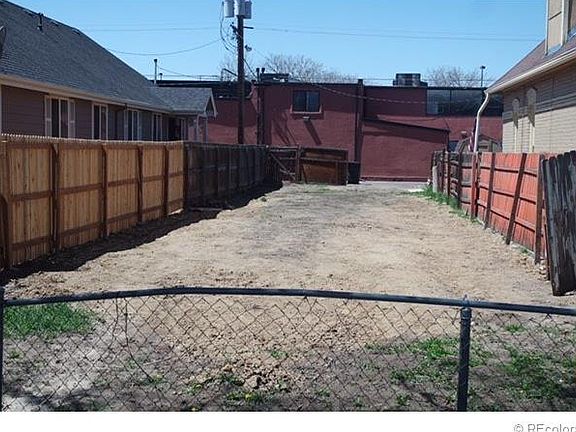 4th image of 3027 N Marion St