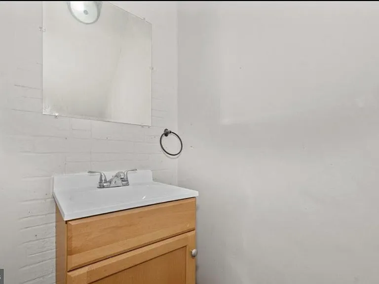 118 Independence St — Photo 17