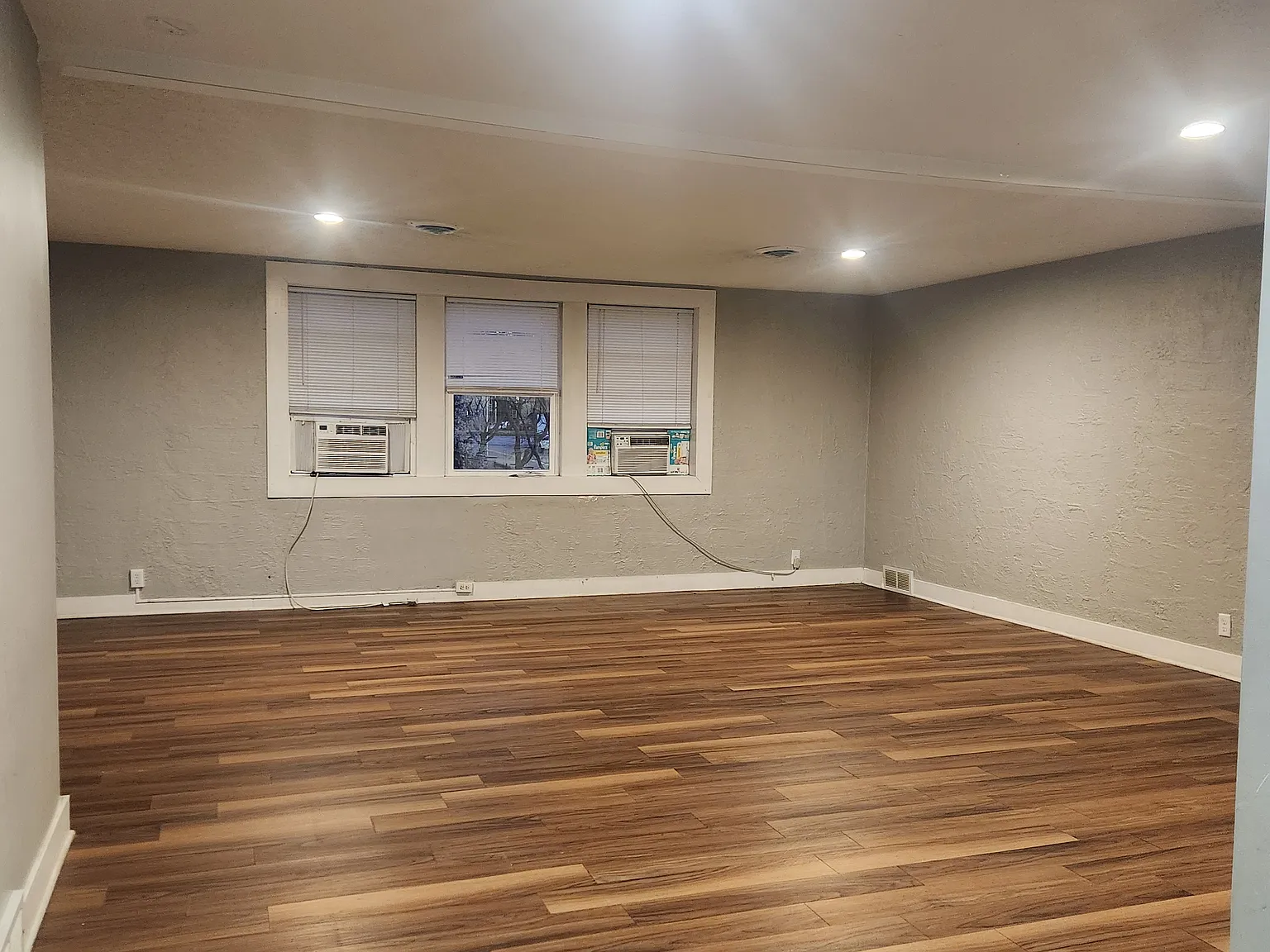 2707 Leavenworth St — Photo 2