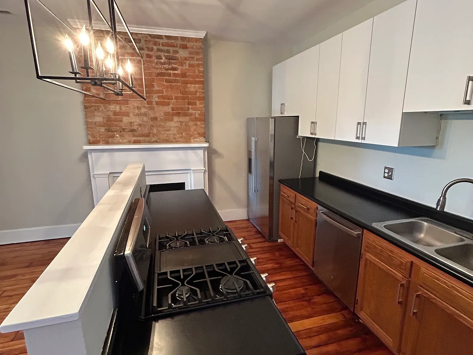 2 bed, 1.5 bath, 1400 sqft, $2,600 — Photo 3