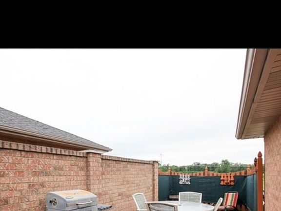 4th image of 286 Jennifer Ln #286
