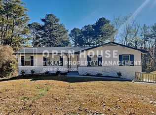 1176 Golden Cir SW, Lilburn, GA 30047