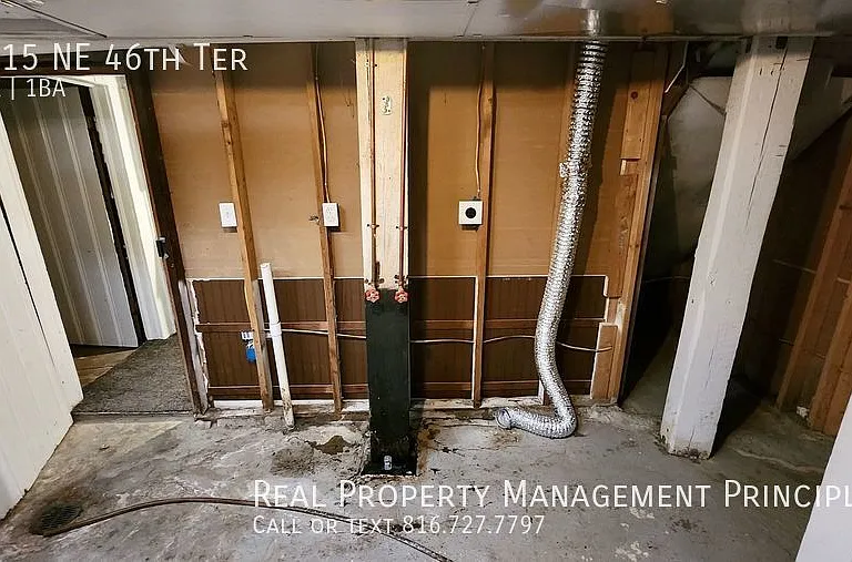 4515 NE 46th Ter — Photo 16