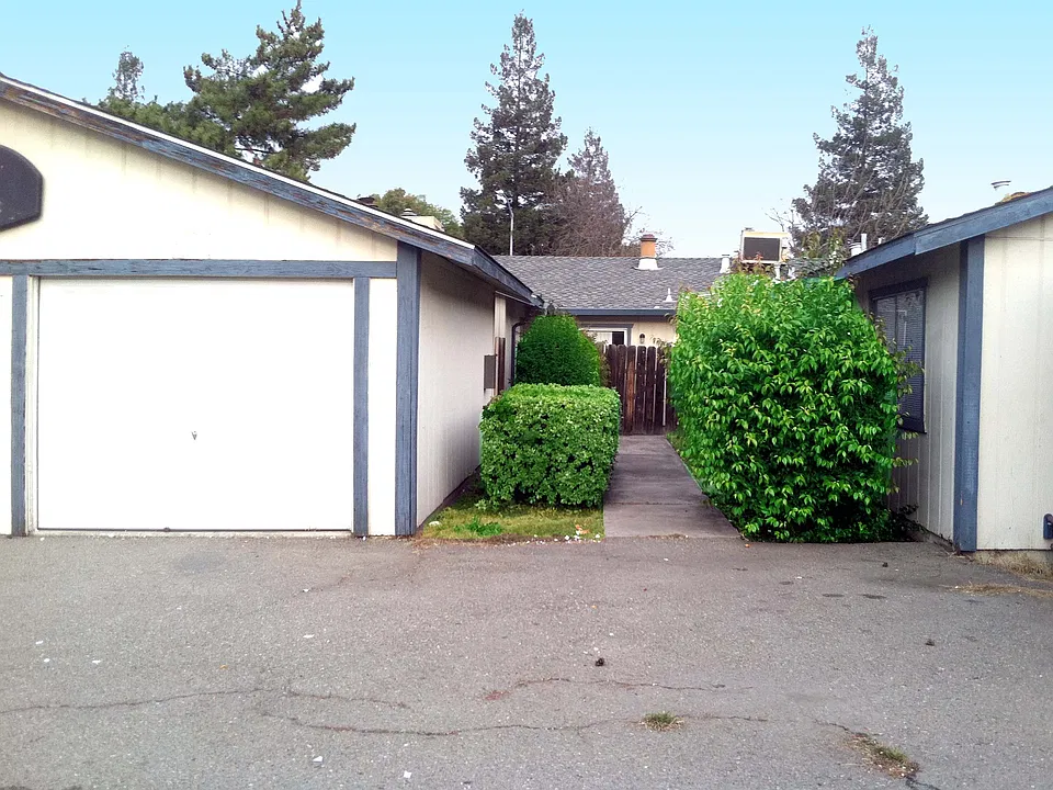 8445 Kelley Dr