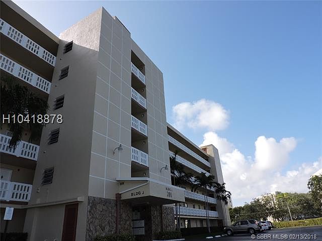 1st image of 200 SE 5th Ave APT 207