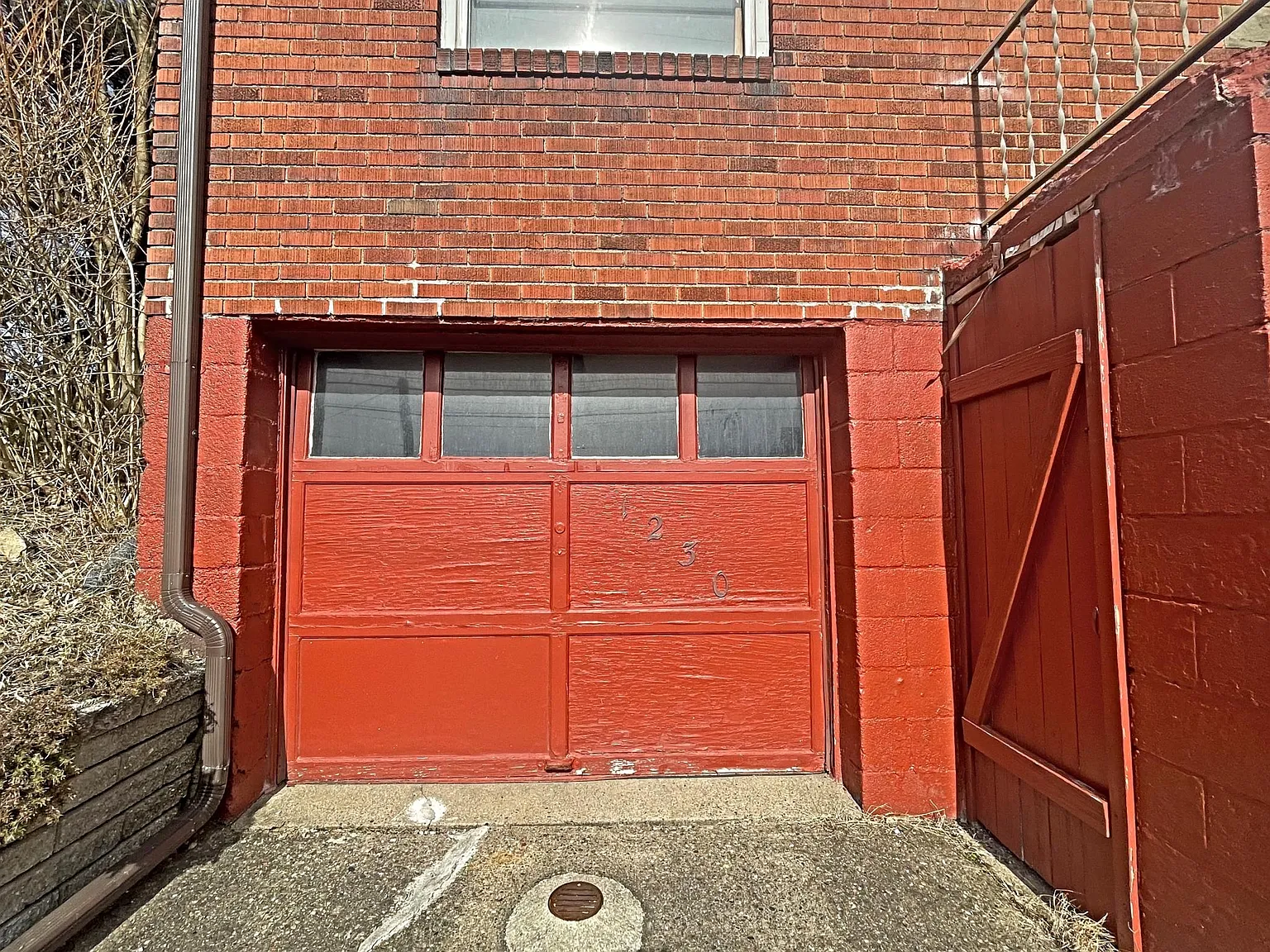 3 bed, 750 sqft, $1,250 — Photo 2